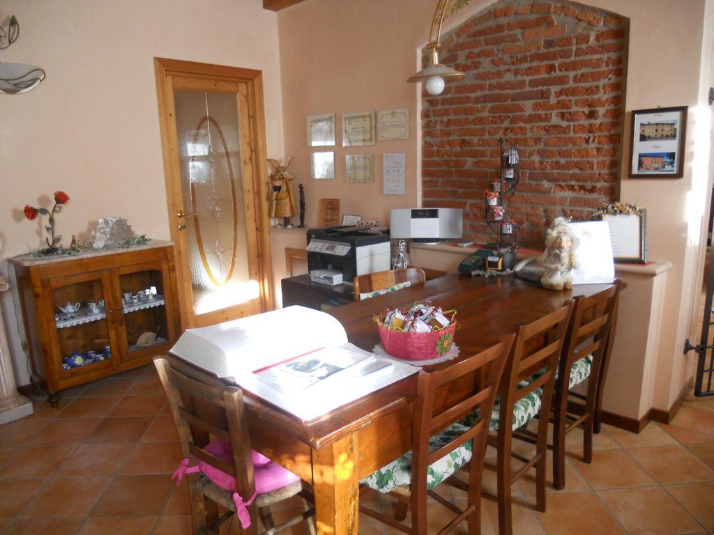 Вилла Agriturismo Le Mura Del Gherlo Валеджо-суль-Минчо Экстерьер фото