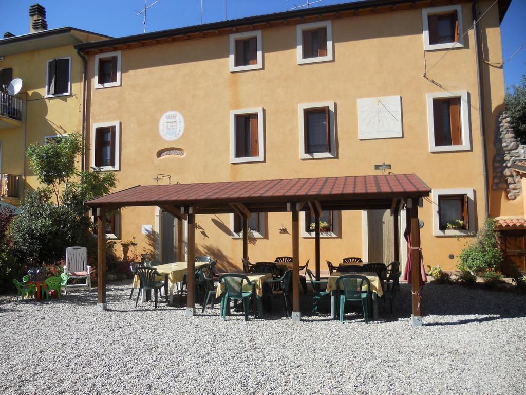Вилла Agriturismo Le Mura Del Gherlo Валеджо-суль-Минчо Экстерьер фото